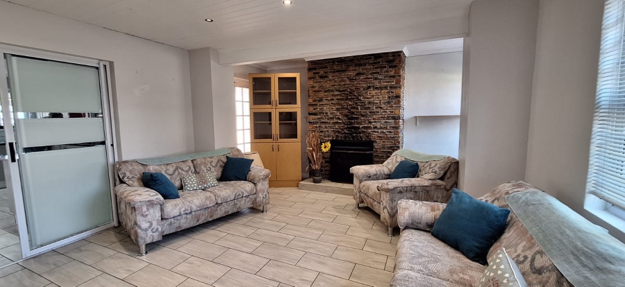 5 Bedroom Property for Sale in Elfindale Western Cape